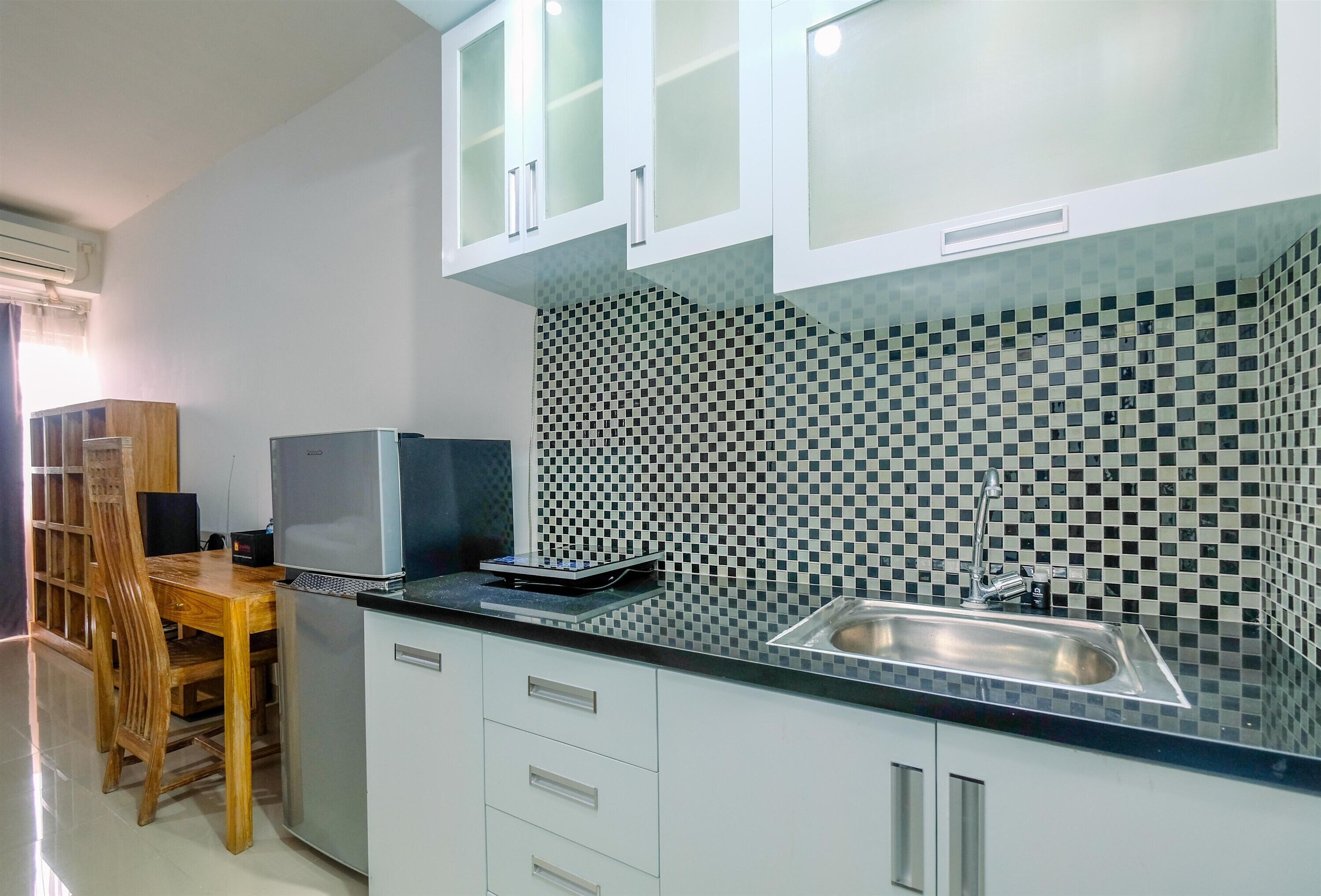Standard Studio, 1 Bedroom | Private kitchen