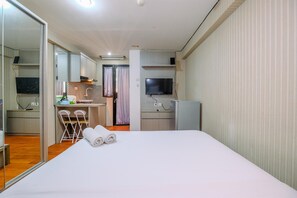 Standard Studio, 1 Bedroom - Best And Super Homey Studio Room At Kebagusan City Apartment (Jakarta)