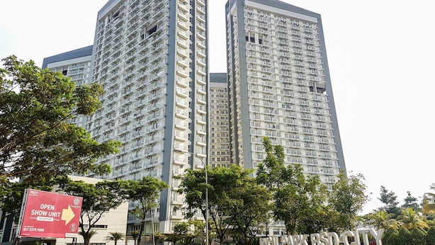 Exterior - Best Homey And Modern 1Br At Casa De Parco Apartment (Pagedangan)