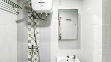 Standard Studio, 1 Bedroom | Bathroom