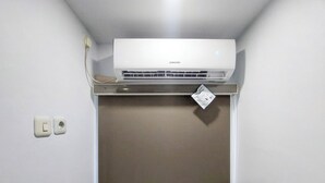 Unclassified image, 3 of 17, button - Homey Studio Apartment At Mansyur Residence (Medan)