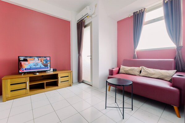 Room - Comfort Living 2Br Combine At Gunung Putri Square Apartment (Gunung Putri)