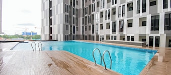 Modern Look Studio The Alton Apartment