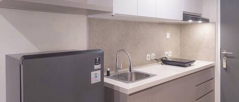 Standard Studio, 1 Bedroom | Private kitchen