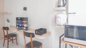 Unclassified image, 2 of 13, button - Good Studio (No Kitchen) At Elvis Tower Apartment (Cikarang)