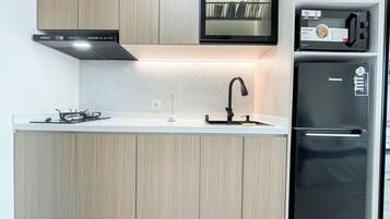 Standard Studio, 1 Bedroom | Private kitchen