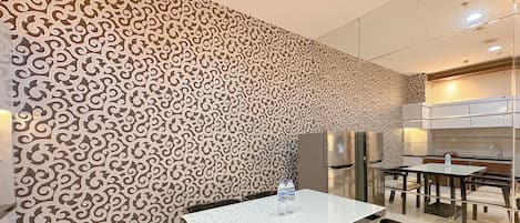 Standard-Apartment, 2 Schlafzimmer | Wohnbereich