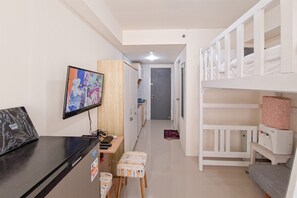 Room - Compact Studio Room At Samesta Mahata Serpong Apartment (South Tangerang)