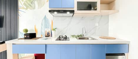 Standard Studio, 1 Bedroom | Private kitchen