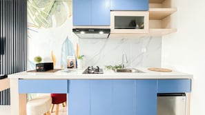 Standard Studio, 1 Bedroom | Private kitchen - Blue Accent Studio At Samesta Mahata Serpong Apartment (South Tangerang)