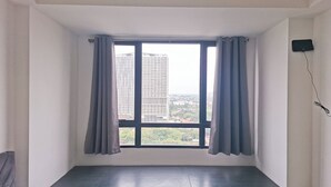 Interior - Comfortable Studio At Apartment Collins Boulevard (Tangerang)