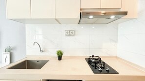 Standard Studio, 1 Bedroom | Private kitchen - Strategic And Homey Studio At Apartment Sky House Bsd (Pagedangan)