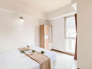 Room - Homey 1Br At Taman Semanan Indah Cengkareng Apartment (Jakarta)