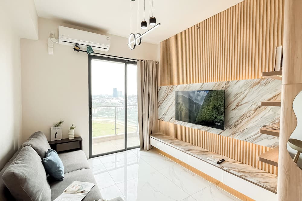 Spacious And Homey 2Br At Apartment Sky House Alam Sutera