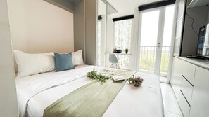 Standard Studio, 1 Bedroom - Comfortable Studio At Apartment Tokyo Riverside Pik 2 (Teluknaga)
