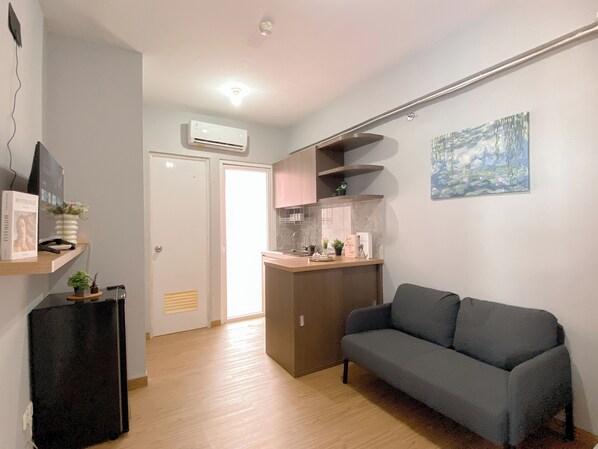 Standard Apartment, 2 Bedrooms - Trendy 2Br At Apartment Green Pramuka City (Jakarta)