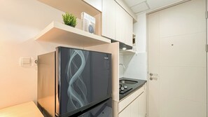 Standard Studio, 1 Bedroom | Private kitchen - Simple Studio At Tokyo Riverside Pik 2 Apartment (Teluknaga)