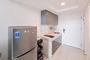 Interior - Homey Studio Loft Kingland Avenue Apartment (South Tangerang)