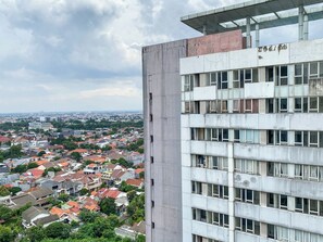 Standard Studio, 1 Bedroom | City view - Comfy Studio At Nifarro Park Apartment (Jakarta)