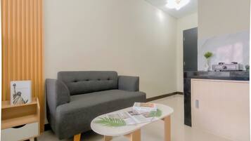 Standard Studio, 1 Bedroom | Living area