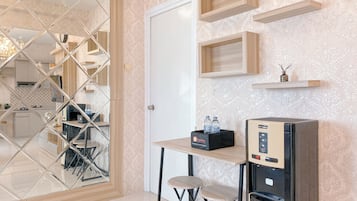 Standard Apartment, 2 Bedrooms | Dining room