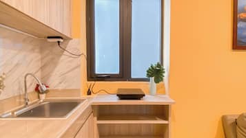 Standard Apartment, 2 Bedrooms | Private kitchen