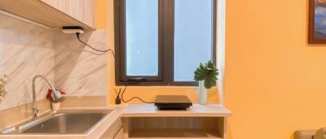 Standard Apartment, 2 Bedrooms | Private kitchen