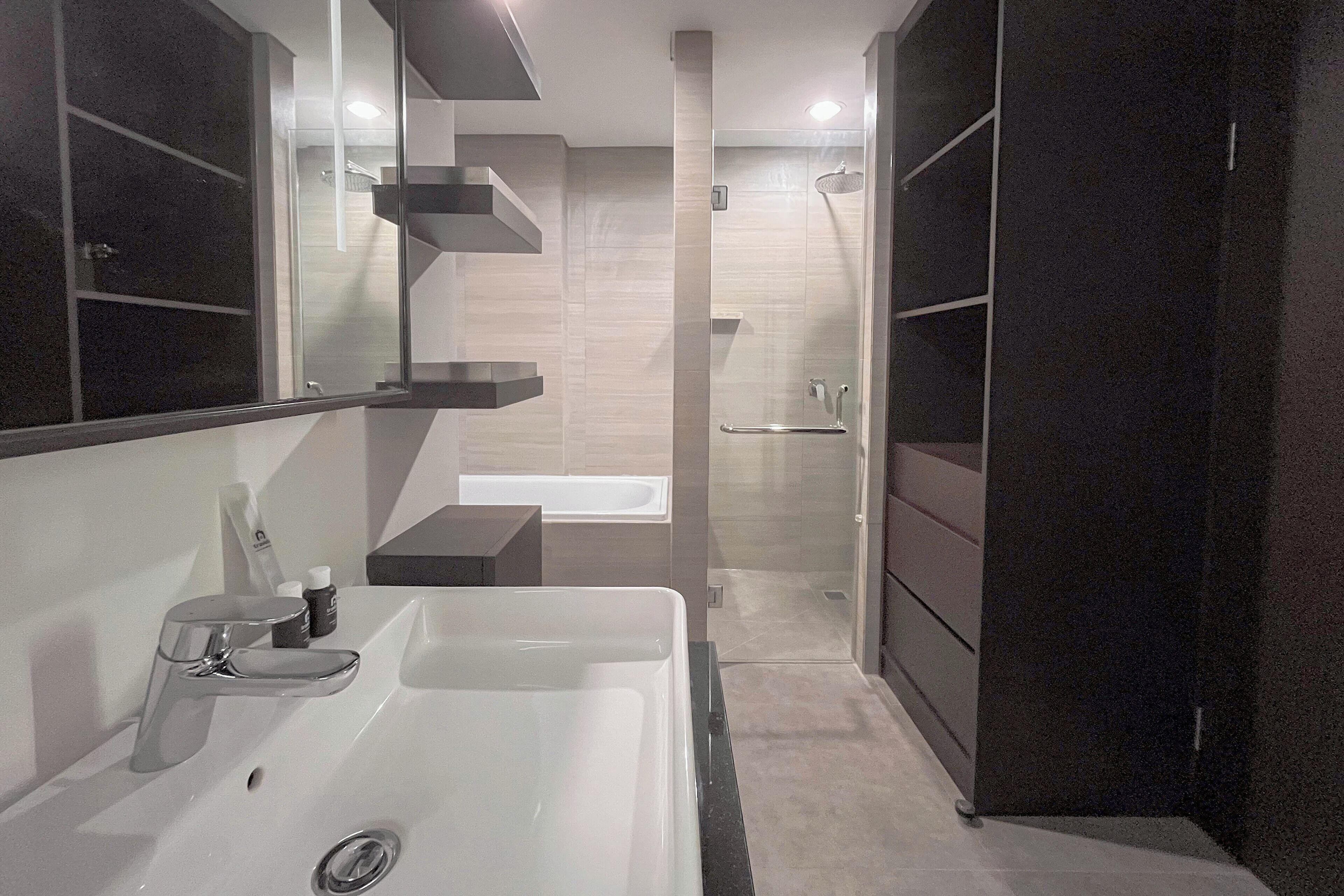 Standard Apartment, 2 Bedrooms | Bathroom