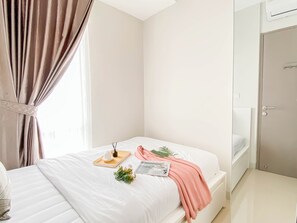 Room - Enjoy Living 2Br At Vasanta Innopark Apartment (Cikarang)