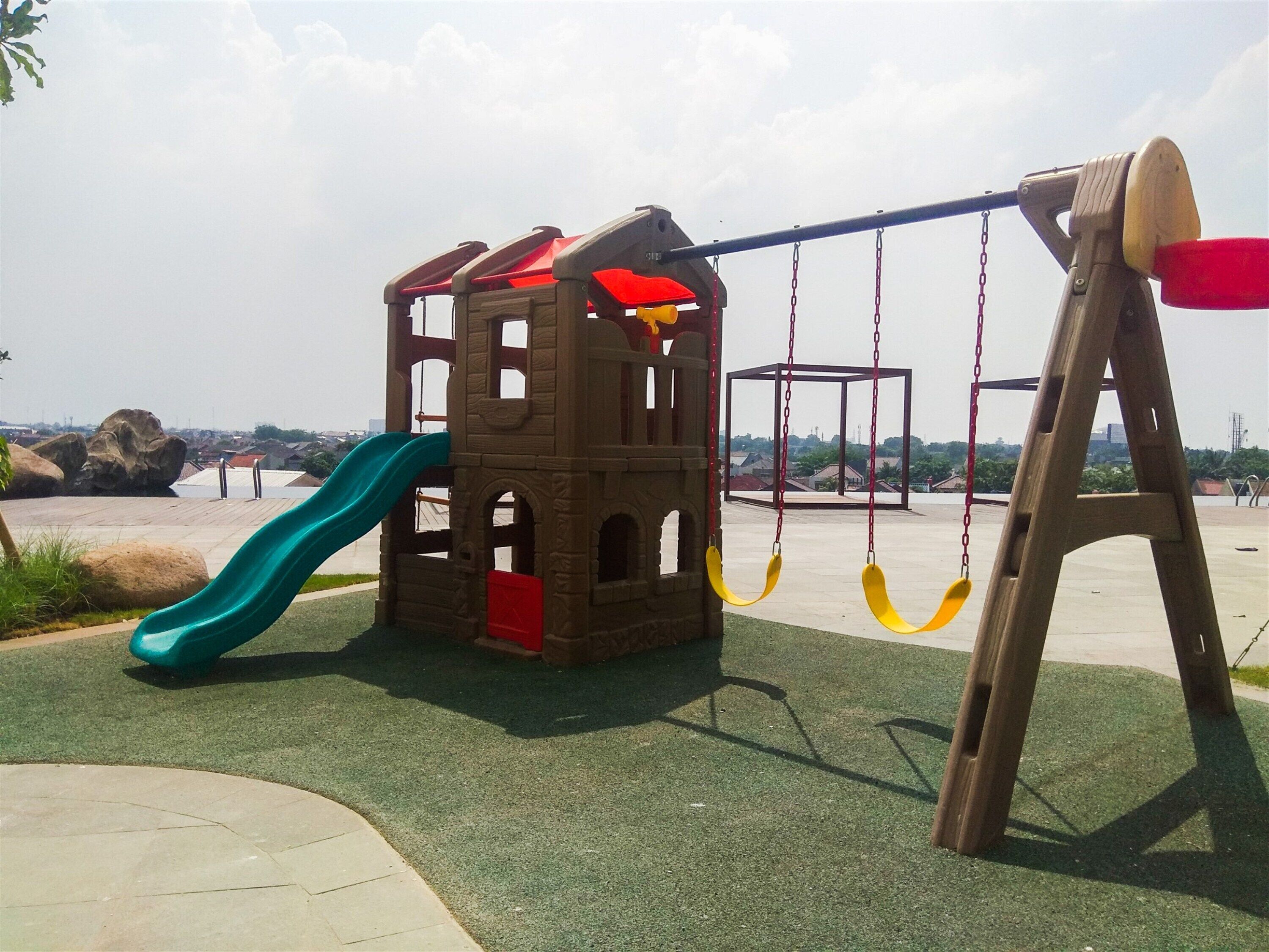 Children’s play area – outdoor