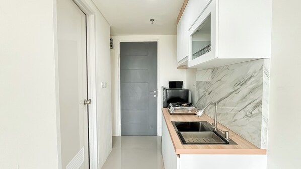 Private kitchen - Nice Studio Room Apartment Samesta Mahata Serpong (South Tangerang)