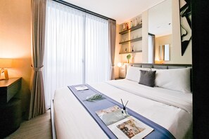 Standard Studio, 1 Bedroom - Strategic Studio At Apartment Collins Boulevard (Tangerang)