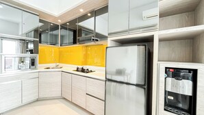 Unclassified image, 2 of 27, button - Brown Accent 2Br At Apartment Casa De Parco (Pagedangan)