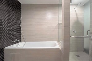 Standard-Apartment, 2 Schlafzimmer | Badezimmer