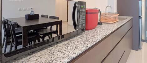 Apartamento standard, 2 quartos | Cozinha privada