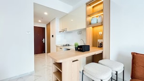Standard Apartment, 2 Bedrooms | Dining room - Homey 2Br At Sky House Bsd Apartment (Pagedangan)