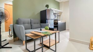 Unclassified image, 2 of 20, button - Cozy 1Br Apartment Evenciio Margonda (Depok)