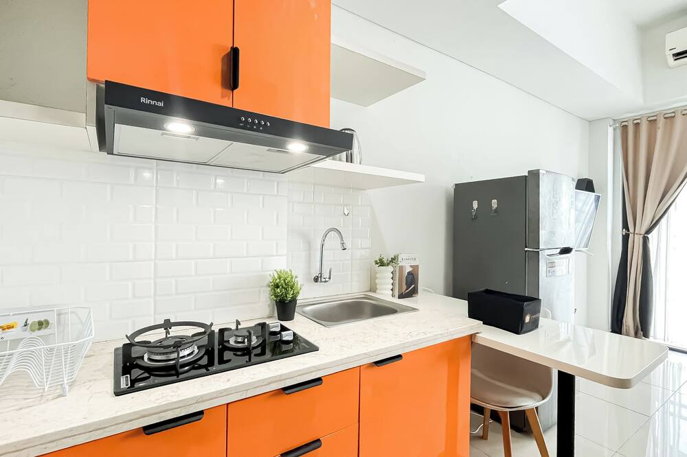 Contemporary Studio At Apartment Lrt City Bekasi