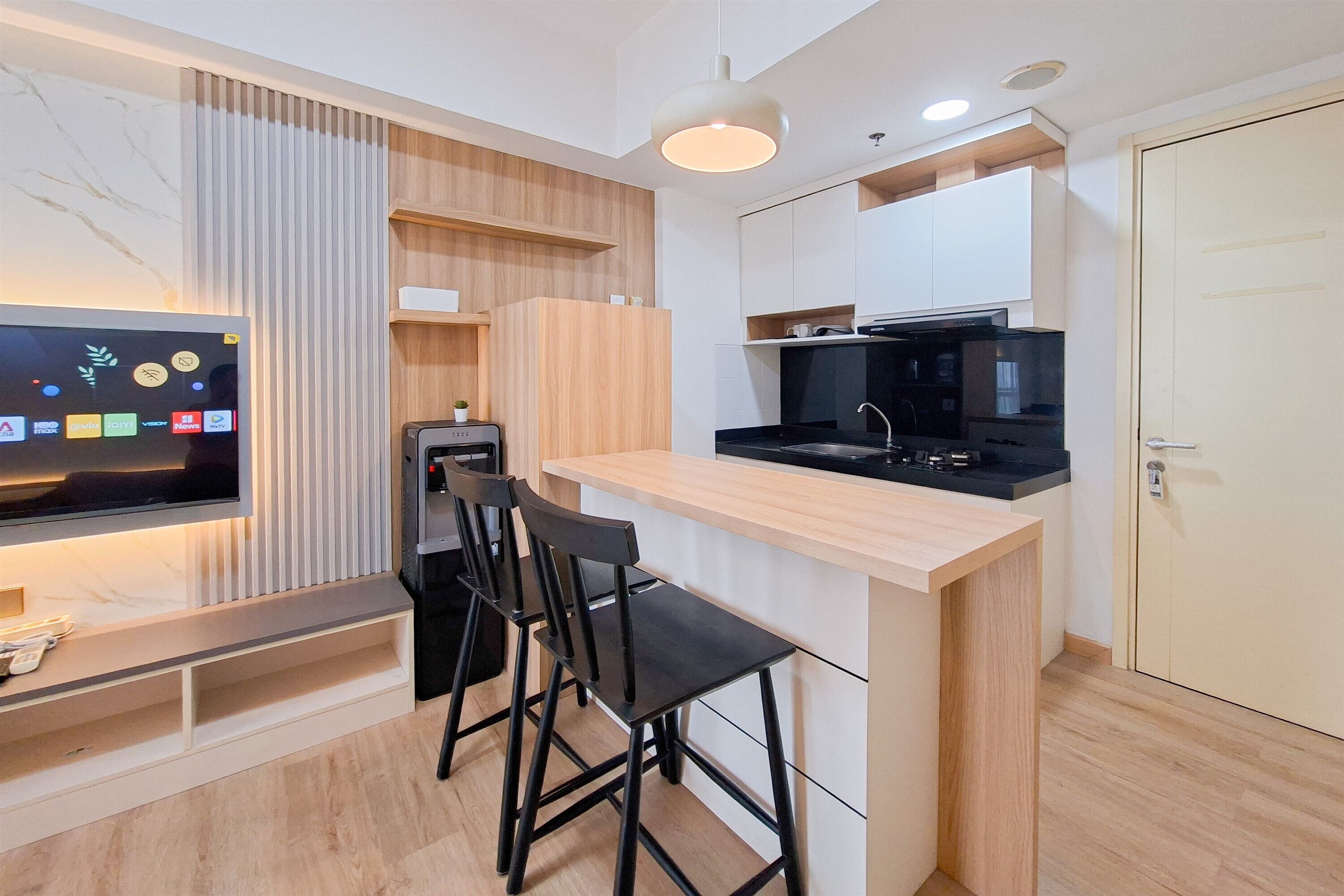 Standard Apartment, 2 Bedrooms | Dining room