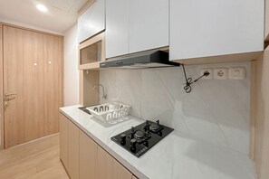 Private kitchen - Stunning Studio At The City Square Surabaya Apartment (Surabaya)