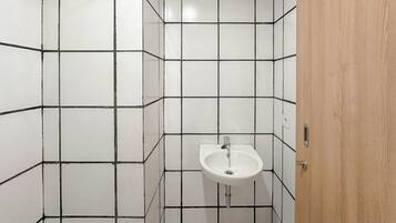 Standard Studio, 1 Bedroom | Bathroom