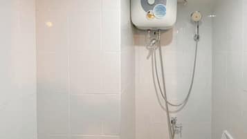 Standard Studio, 1 Bedroom | Bathroom