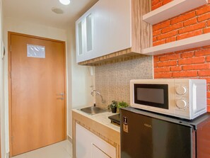 Interior - Minimalist And Homey Studio At Apartment Evenciio Margonda (Depok)