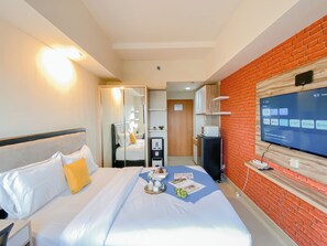 Standard Studio, 1 Bedroom - Minimalist And Homey Studio At Apartment Evenciio Margonda (Depok)