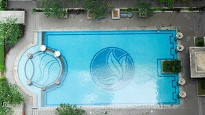 Hồ bơi ngoài trời 