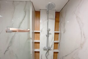 Estúdio standard, 1 quarto | Banheiro