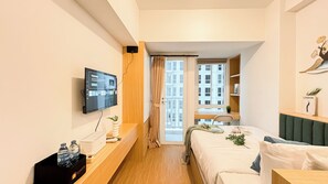 Standard Studio, 1 Bedroom - Elegant And Homey Studio At Apartment Tokyo Riverside Pik 2 (Teluknaga)
