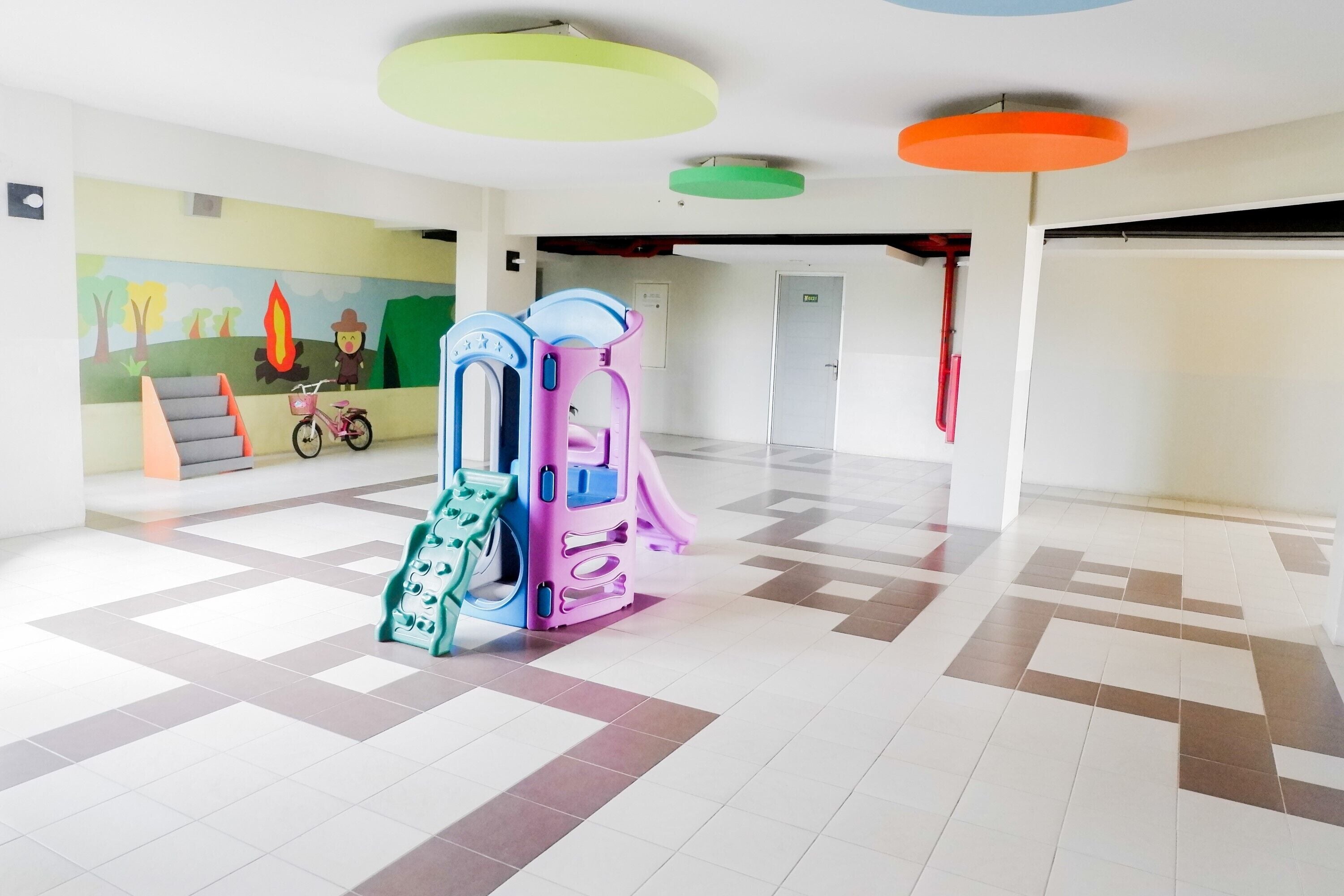 Tempat bermain anak – indoor