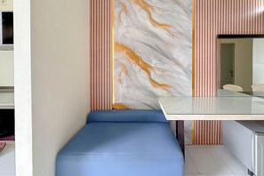 Standard-Apartment, 2 Schlafzimmer | Wohnbereich