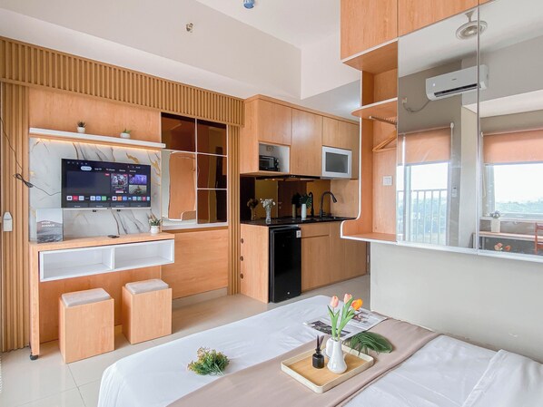Standard Studio, 1 Bedroom - Cozy And Minimalist Studio At Lrt City Sentul Apartment (Bogor)